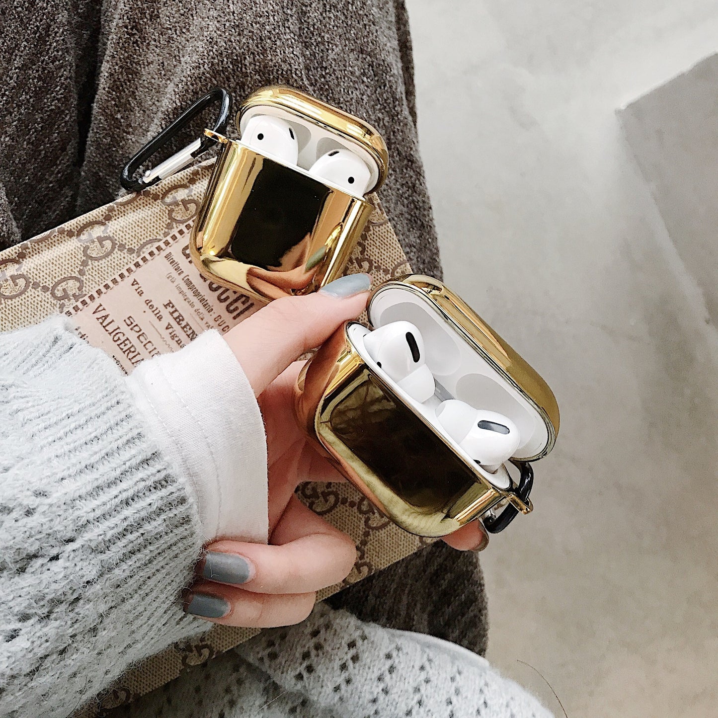 Compatible with Apple, Mirrored earphone box